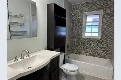 13 Juniper Road #2nd Fl, Port Washington, NY 11050 - Photo 7
