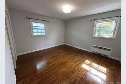 13 Juniper Road #2nd Fl, Port Washington, NY 11050 - Photo 5