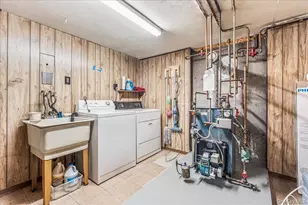 21 Norman St, Lynbrook, NY 11563 - Photo 21