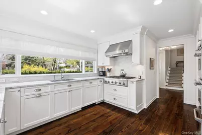 11 Tyler Road, Scarsdale, NY 10583 - Photo 3