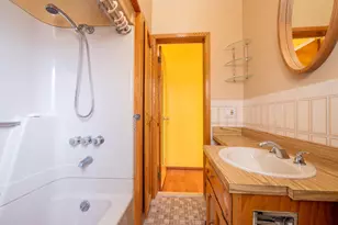 89-90 221st St, Queens Village, NY 11427 - Photo 17