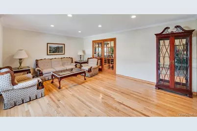 64 Muttontown Eastwoods Road, Syosset, NY 11791 - Photo 7