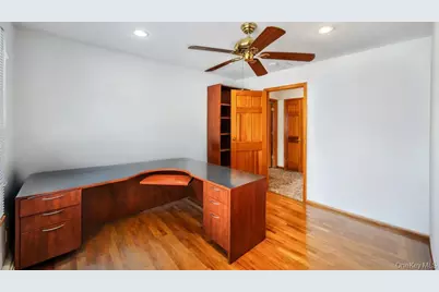 64 Muttontown Eastwoods Road, Syosset, NY 11791 - Photo 19