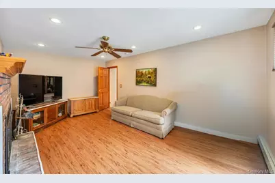 64 Muttontown Eastwoods Road, Syosset, NY 11791 - Photo 11