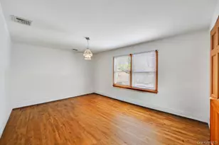 64 Muttontown Eastwoods Rd, Syosset, NY 11791 - Photo 17