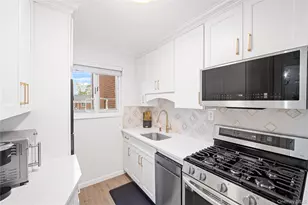 220-02 Stronghurst Ave, Queens Village, NY 11427 - Photo 11