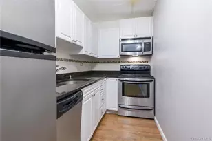 55 McKinley Ave, White Plains, NY 10606 - Photo 5