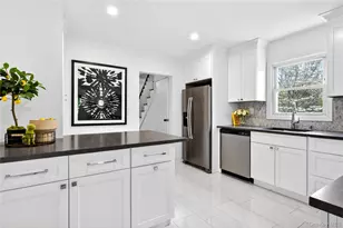 17 Neulist Ave, Port Washington, NY 11050 - Photo 7