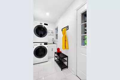 17 Neulist Avenue, Port Washington, NY 11050 - Photo 9