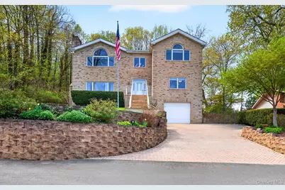 16 E Slope Road, Bayville, NY 11709 - Photo 1