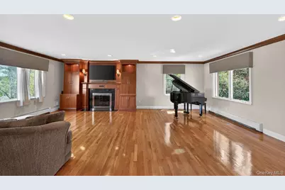 16 E Slope Road, Bayville, NY 11709 - Photo 19