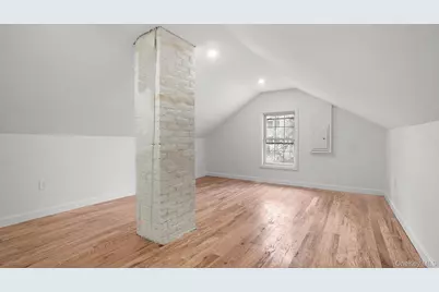 219 E 238th Street, Bronx, NY 10470 - Photo 17