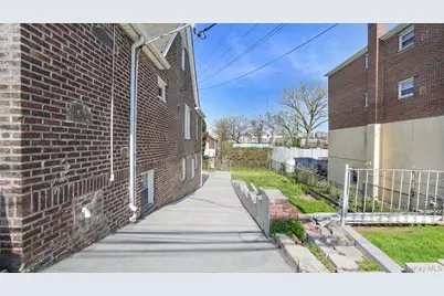 2716 Gunther Avenue, Bronx, NY 10469 - Photo 27