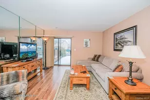 31 Stonegate Dr, New York, NY 10304 - Photo 5