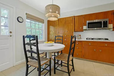 156 Rock Creek Lane, Scarsdale, NY 10583 - Photo 9