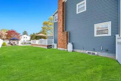 56 Pamlico Avenue, Ronkonkoma, NY 11779 - Photo 35
