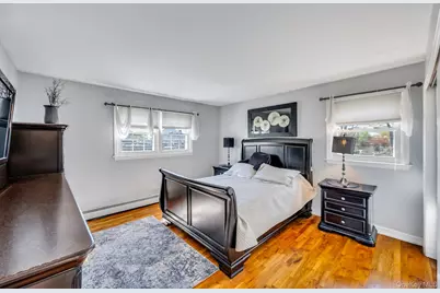 56 Pamlico Avenue, Ronkonkoma, NY 11779 - Photo 21