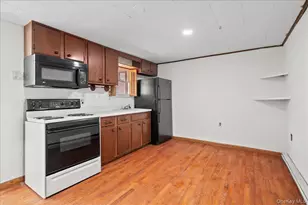 35 Fallkill Ave, Poughkeepsie, NY 12601 - Photo 9
