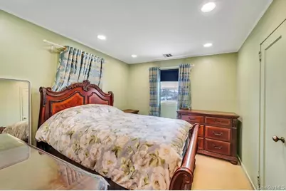 67 Myers Avenue, Hicksville, NY 11801 - Photo 7