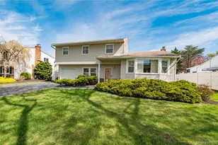 17 Wentworth Dr, Dix Hills, NY 11746 - Photo 3