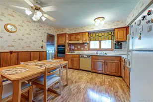 17 Wentworth Dr, Dix Hills, NY 11746 - Photo 27