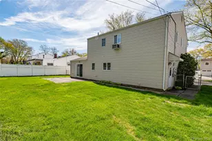 17 Wentworth Dr, Dix Hills, NY 11746 - Photo 7