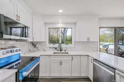 104 Cedarhurst Avenue, Medford, NY 11763 - Photo 13