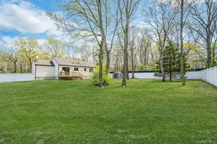 104 Cedarhurst Ave, Medford, NY 11763 - Photo 33