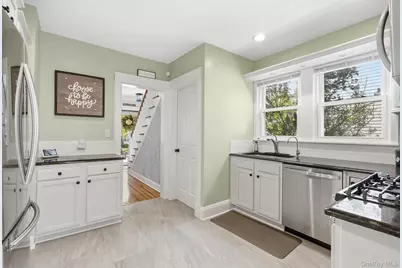 112 Hobart Avenue, Port Chester, NY 10573 - Photo 11