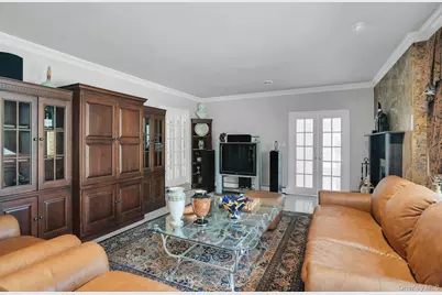 [Address not provided], Dix Hills, NY 11746 - Photo 19