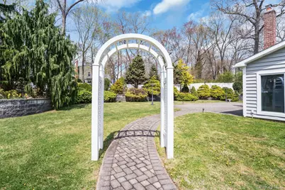[Address not provided], Dix Hills, NY 11746 - Photo 43
