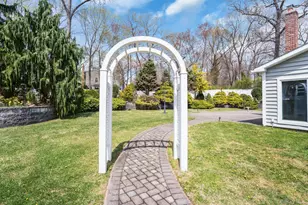 [Address not provided], Dix Hills, NY 11746 - Photo 43