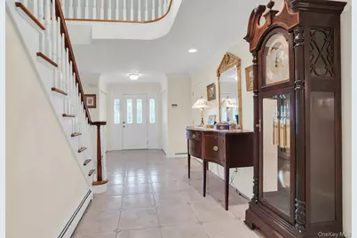 [Address not provided], Dix Hills, NY 11746 - Photo 7