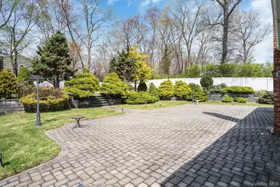 [Address not provided], Dix Hills, NY 11746 - Photo 41