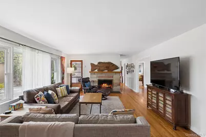 45 Woodland Drive, Smithtown, NY 11787 - Photo 9