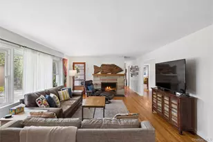 45 Woodland Dr, Smithtown, NY 11787 - Photo 9