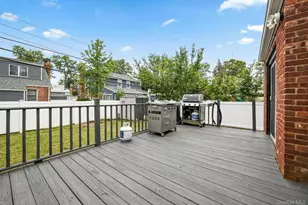 6 Willow Rd, New Hyde Park, NY 11040 - Photo 7