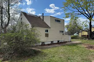 41 Princeton St, Bay Shore, NY 11706 - Photo 3