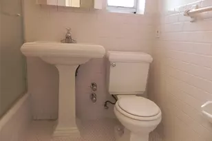 11 Schenck Ave, Great Neck, NY 11021 - Photo 9