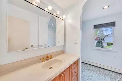 9 Chester Street, Smithtown, NY 11787 - Photo 23