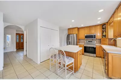 9 Chester Street, Smithtown, NY 11787 - Photo 15