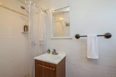 5 Highpoint Drive, Huntington, NY 11743 - Photo 19