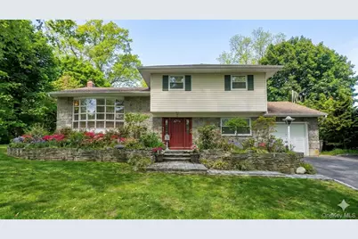 5 Highpoint Drive, Huntington, NY 11743 - Photo 1