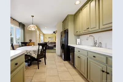 15 Saddle Lane, Huntington Station, NY 11746 - Photo 9