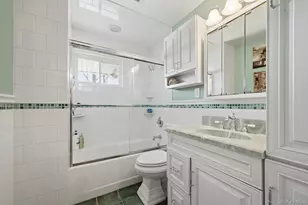15 Saddle Ln, Huntington Station, NY 11746 - Photo 17