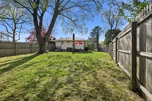 15 Saddle Ln, Huntington Station, NY 11746 - Photo 27