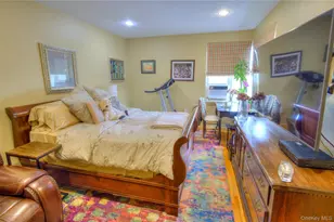 75 S Middle Neck Rd, Great Neck, NY 11021 - Photo 23