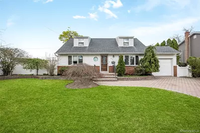 43 W Oak Street, Farmingdale, NY 11735 - Photo 1