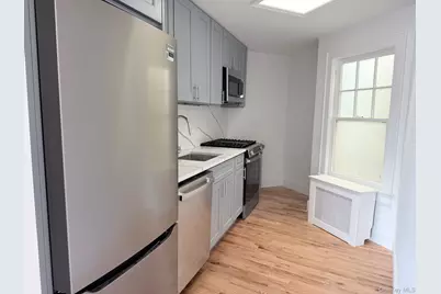3 Hillside Avenue #1, Manhasset, NY 11030 - Photo 1