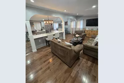 2 Ritter Avenue, Amityville, NY 11701 - Photo 9
